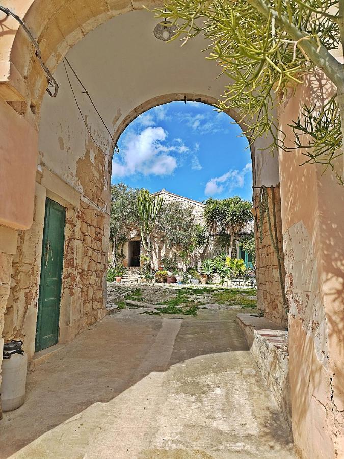 Vinciucci Bed and Breakfast Ispica Buitenkant foto