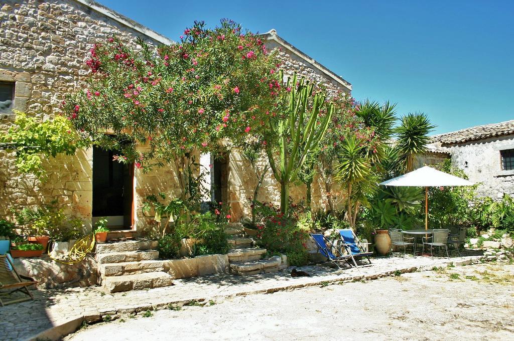 Vinciucci Bed and Breakfast Ispica Buitenkant foto